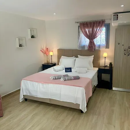 Evas * ארגוסטולי