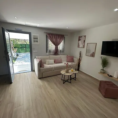 Evas ארגוסטולי